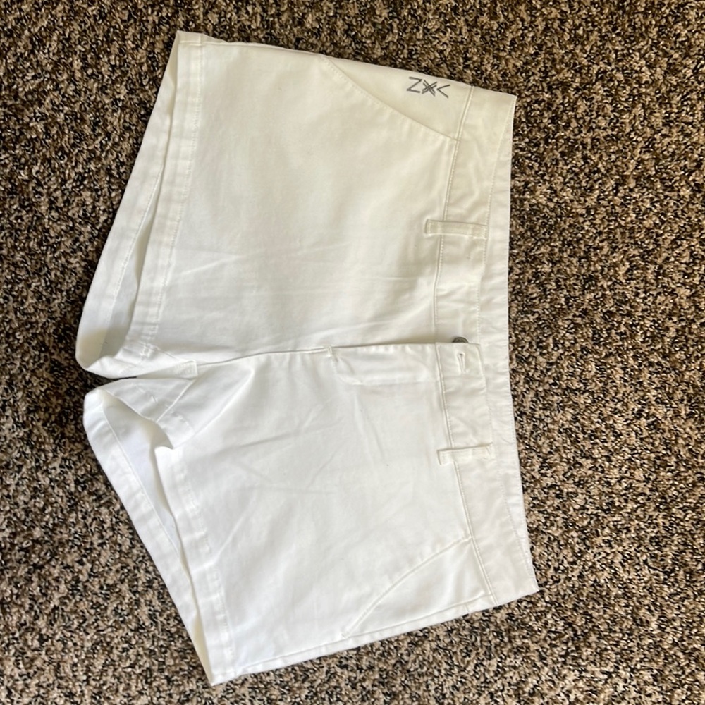 White,size 11 shorts dixxion